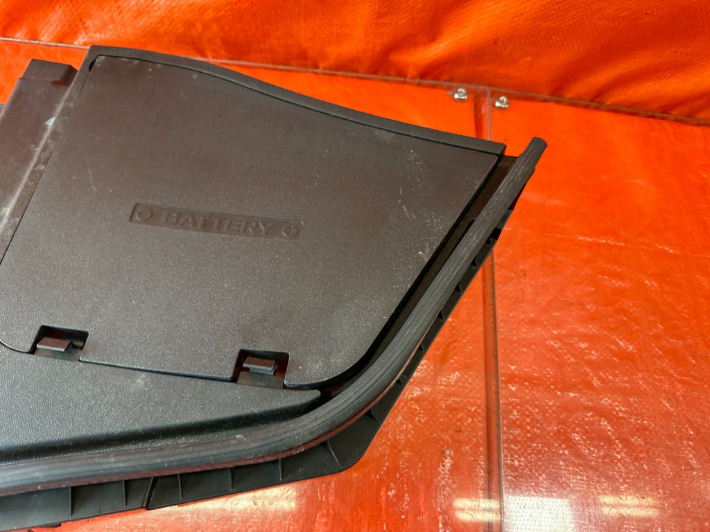 17 20 INFINITI Q60   BATTERY COVER PLASTIC TRIM SHROUD INNER & OUTER   OEM #2004