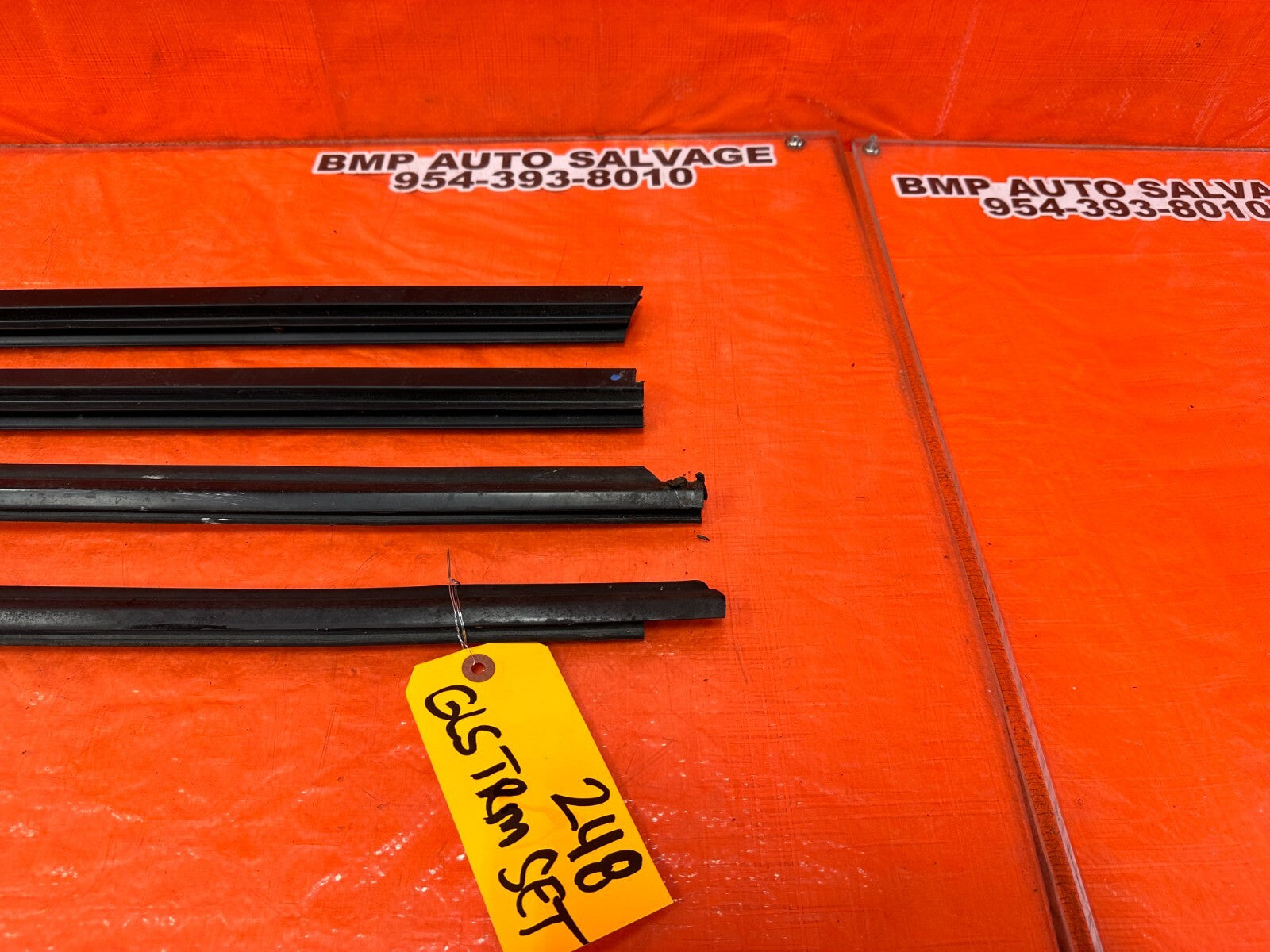 08 15 INFINITI G37 Q60 COUPE EXTERIOR DOOR WINDOW GLASS TRIM LEFT RIGHT OEM #2481