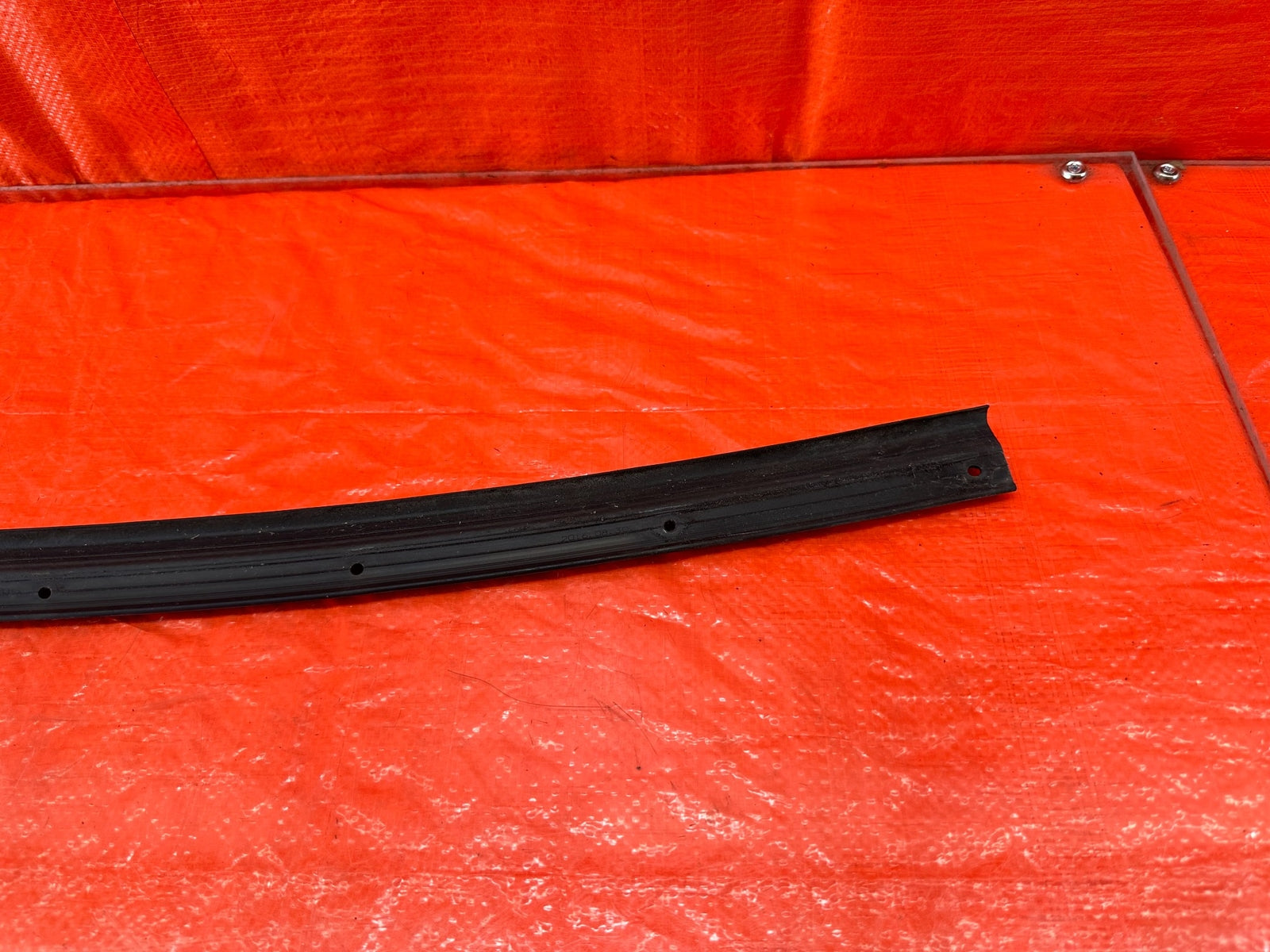 14 18 INFINITI Q50   DRIVER LEFT FRONT   LOWEER DOOR WEATHER STRIP   OEM #18515