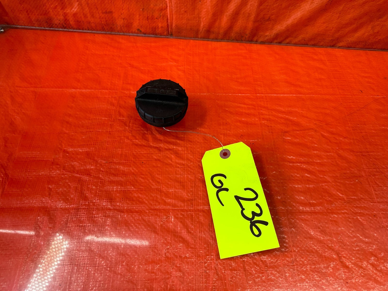 HONDA GAS CAP   92 00 HONDA CIVIC   93 97 DEL SOL   95 01 PRELUDE 97 01 CR V 2360