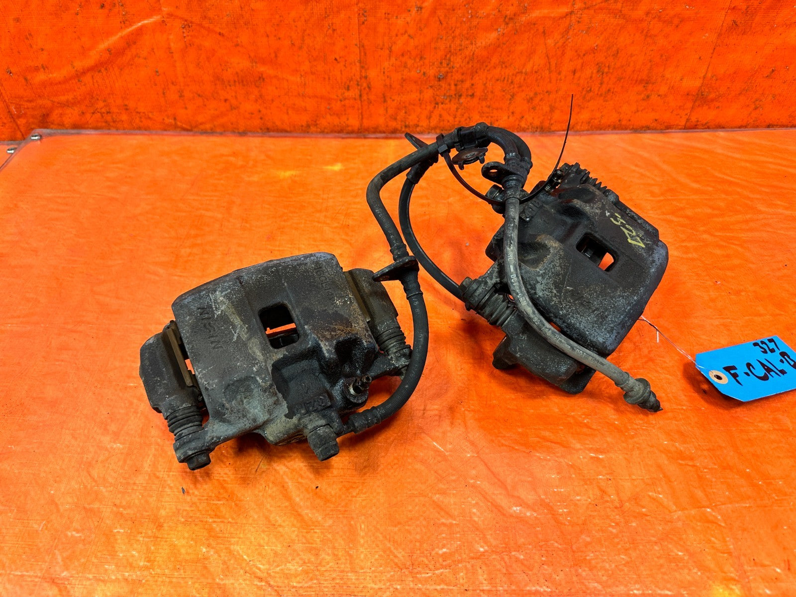 92 95 HONDA CIVIC EX SI   LEFT AND RIGHT FRONT BRAKE CALIPERS AND LINES OEM 3279