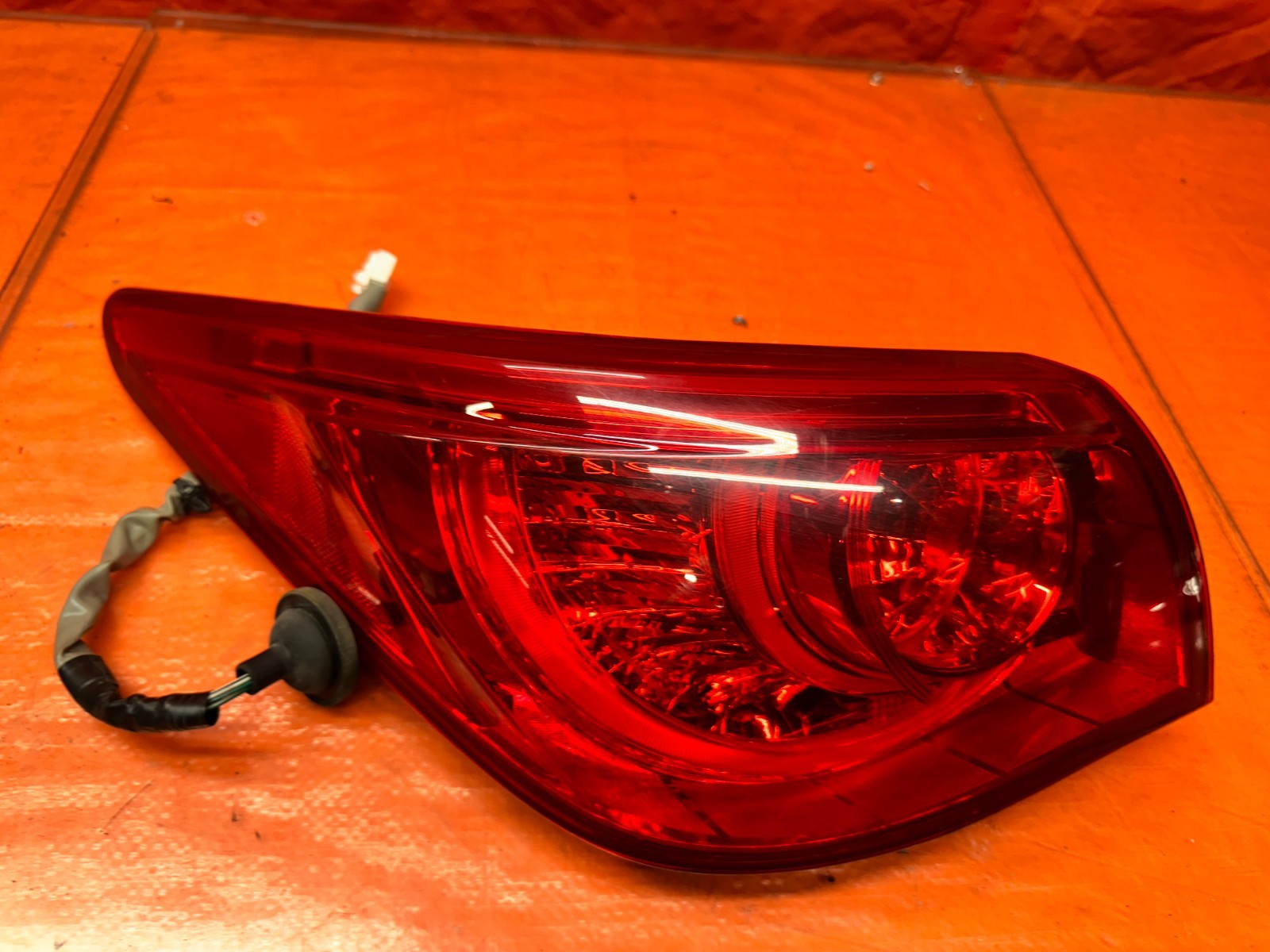 14-17 INFINITI Q50 4D 3.7L 3.0T LEFT OUTER QUARTER MOUNTED TAIL LIGHT OEM #Q507