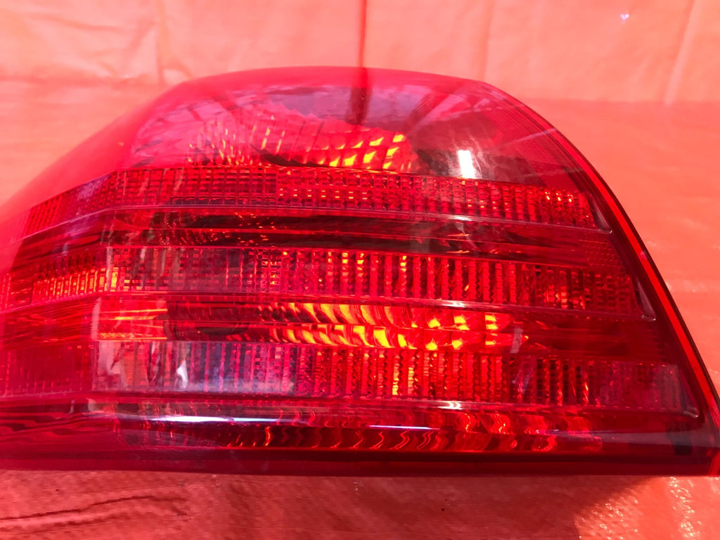 OEM 2010 2011 2012 NISSAN ROGUE DRIVER LEFT OUTER TAIL LIGHT LAMP L LH 10 112