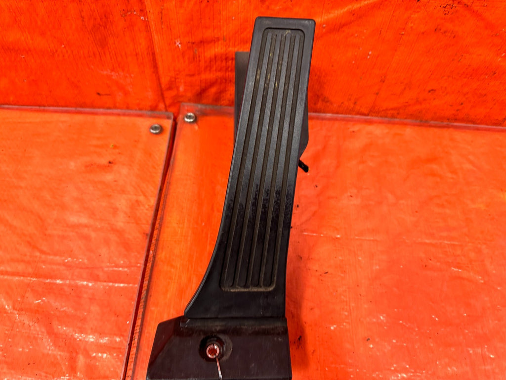 13 16 HYUNDAI GENESIS COUPE   GASOLINE GAS FUEL ACCELERATOR ACCELERATION PEDAL3