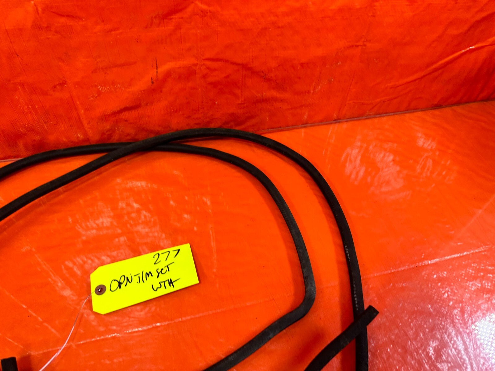 88 91 HONDA CRX   CHASSIS TO DOOR OPEN TRIM WEATHER STRIP LEFT RIGHT   OEM #2774