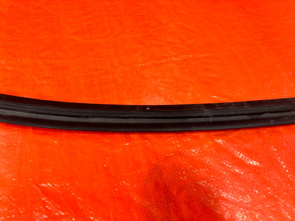 08 14 SUBARU IMPREZA WRX WAGON   PASSENGER RIGHT FRONT DOOR WEATHER STRIP GASKET14