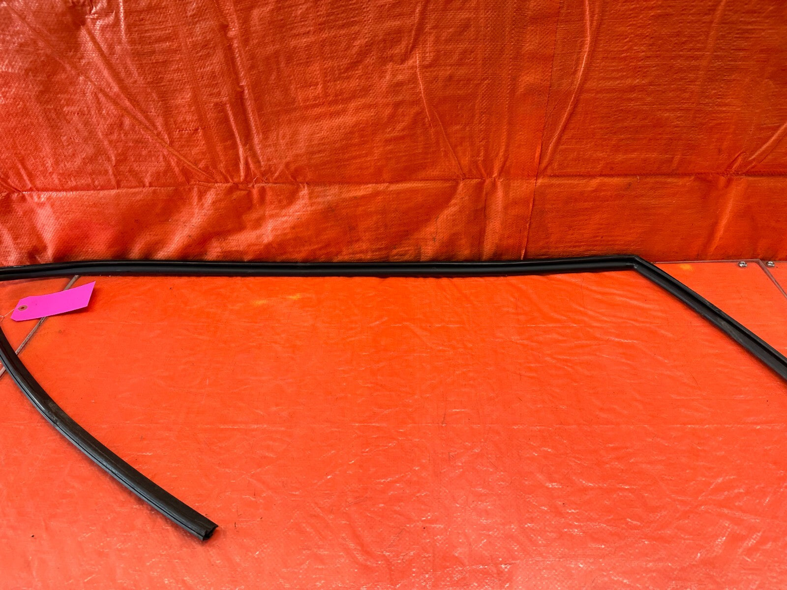 06 11 HONDA CIVIC COUPE PASSENGER RIGHT FRONT WINDOW GLASS RUN CHANNEL OEM #2375