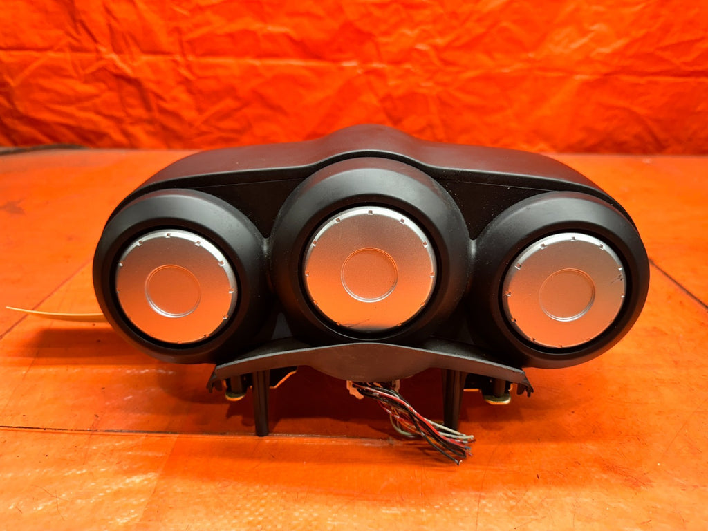 03-05 NISSAN 350Z 3.5L 6 SPEED MANUAL INSTRUMENT GAUGE CLUSTER SPEEDO OEM #3468