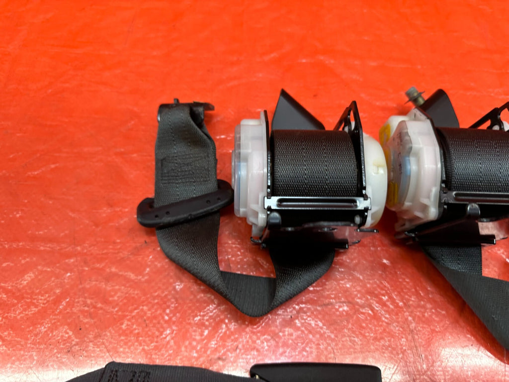 2003 HONDA CIVIC SI EP3 HATCH REAR SEAT BELT SET LEFT & RIGHT SEAT BELTS OEM 18610