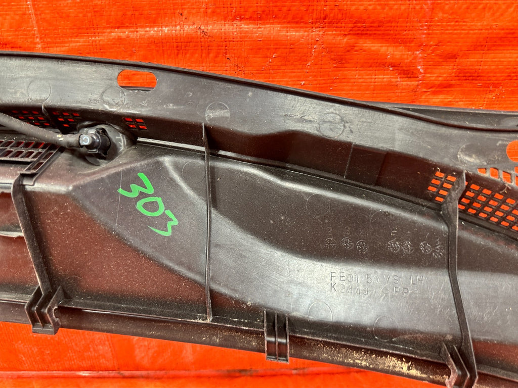 04-11 MAZDA RX8 RX-8 - WINDSHIELD WIPER COWL TRIM PLASTIC - OEM FACTORY #30311