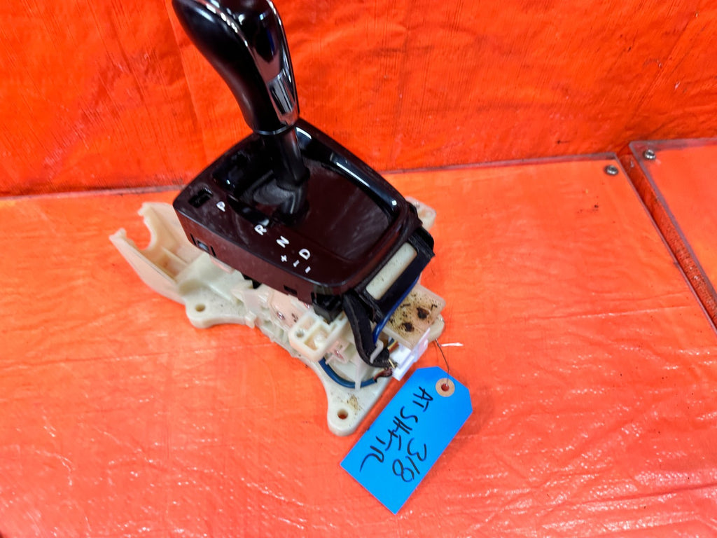 13 16 HYUNDAI GENESIS COUPE AUTOMATIC TRANSMISSION SHIFTER / GEAR SELECTOR 3181