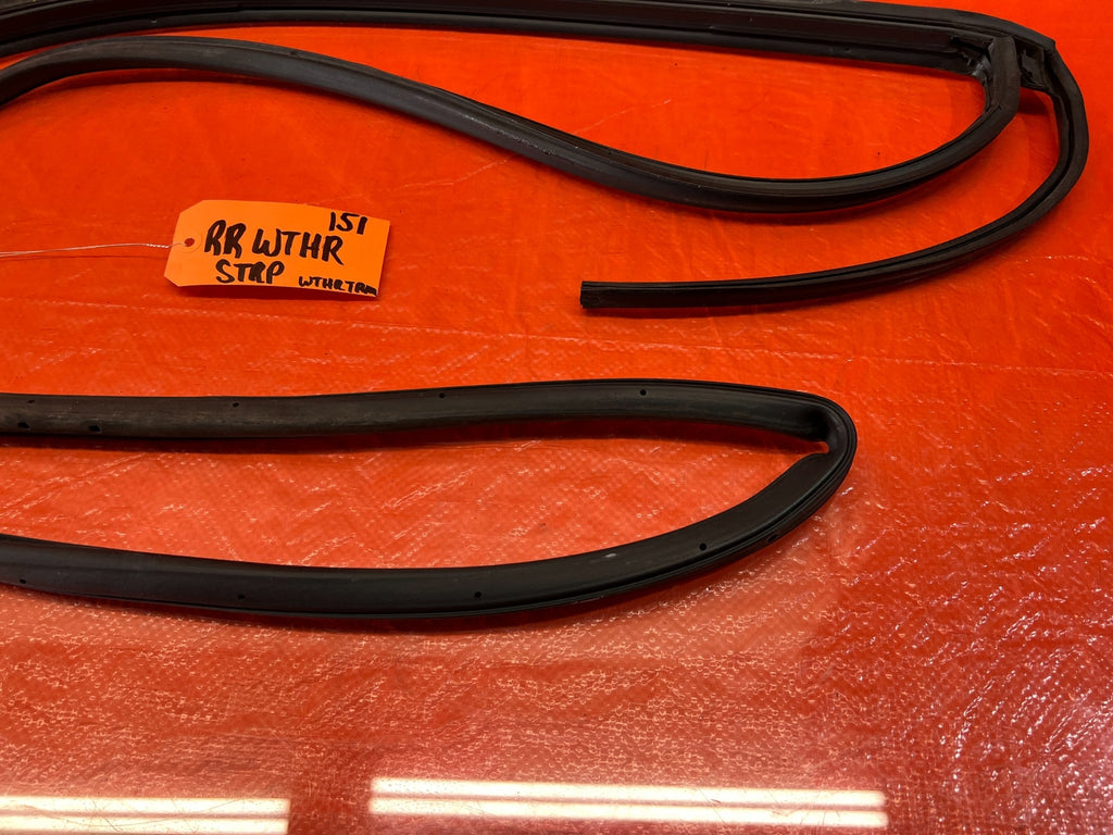 06 11 CIVIC 4D SEDAN   PASSENGER RIGHT REAR WEATHER STRIP SEAL GASKET OEM #2209