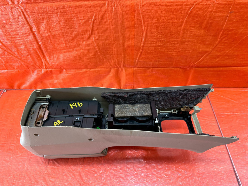 04 08 ACURA TSX   ARM REST / CENTER CONSOLE STORAGE COMPARTMENT BIN TAN OEM #19619