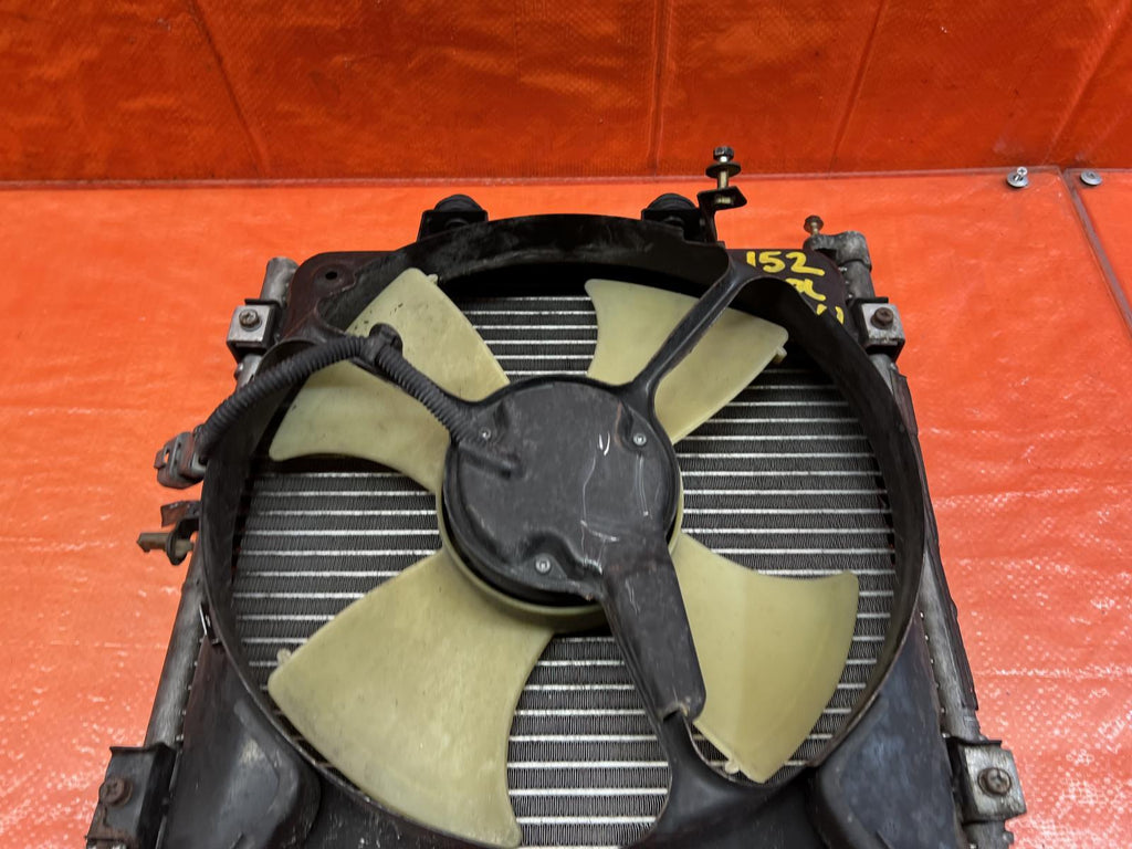 96 00 HONDA CIVIC   AIR CONDITIONING AC CONDENSER W/ COOLING FAN   OEM #1525