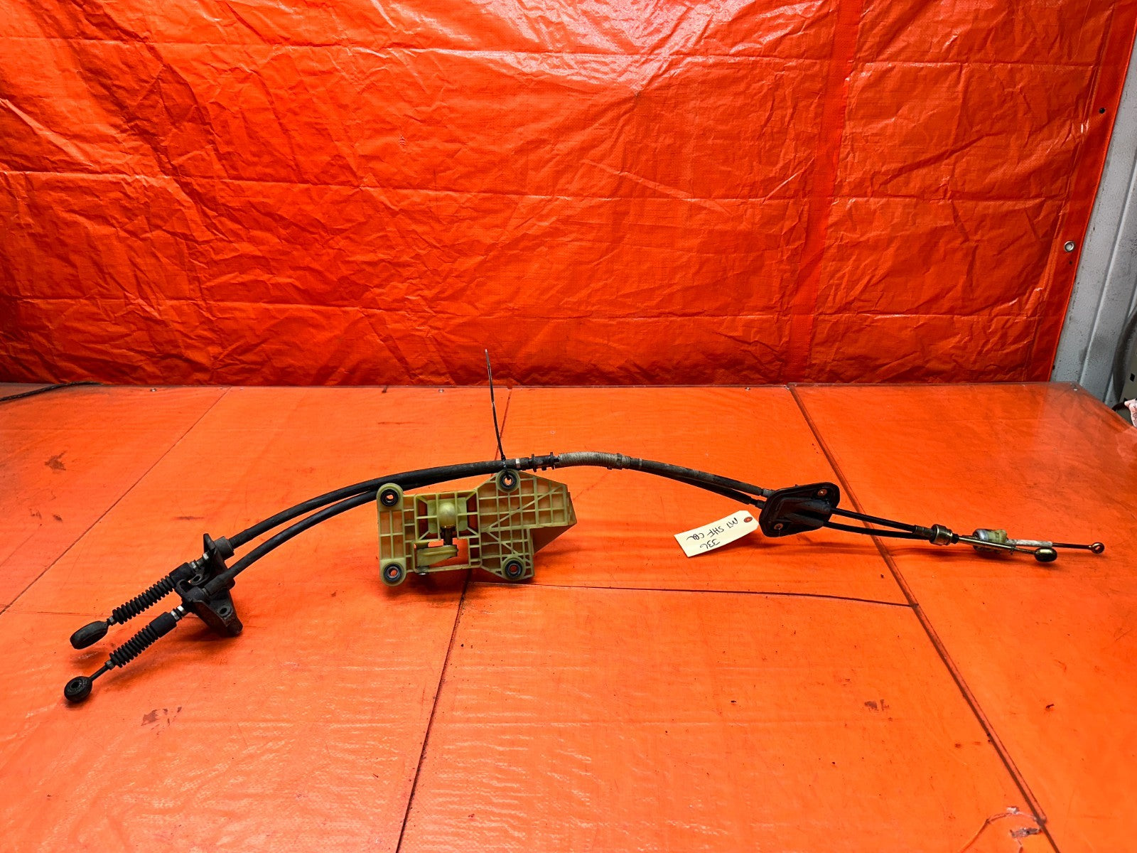 97 01 HONDA PRELUDE 2.2L MT MANUAL SHIFTER BOX BASE WITH SHIFT CABLES OEM #33619