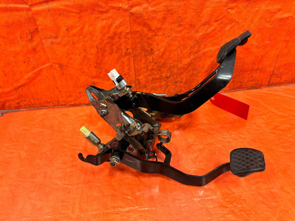 88 91 HONDA CRX   5 SPEED MANUAL PEDALS GAS BRAKE CLUTCH   OEM FACTORY #3252