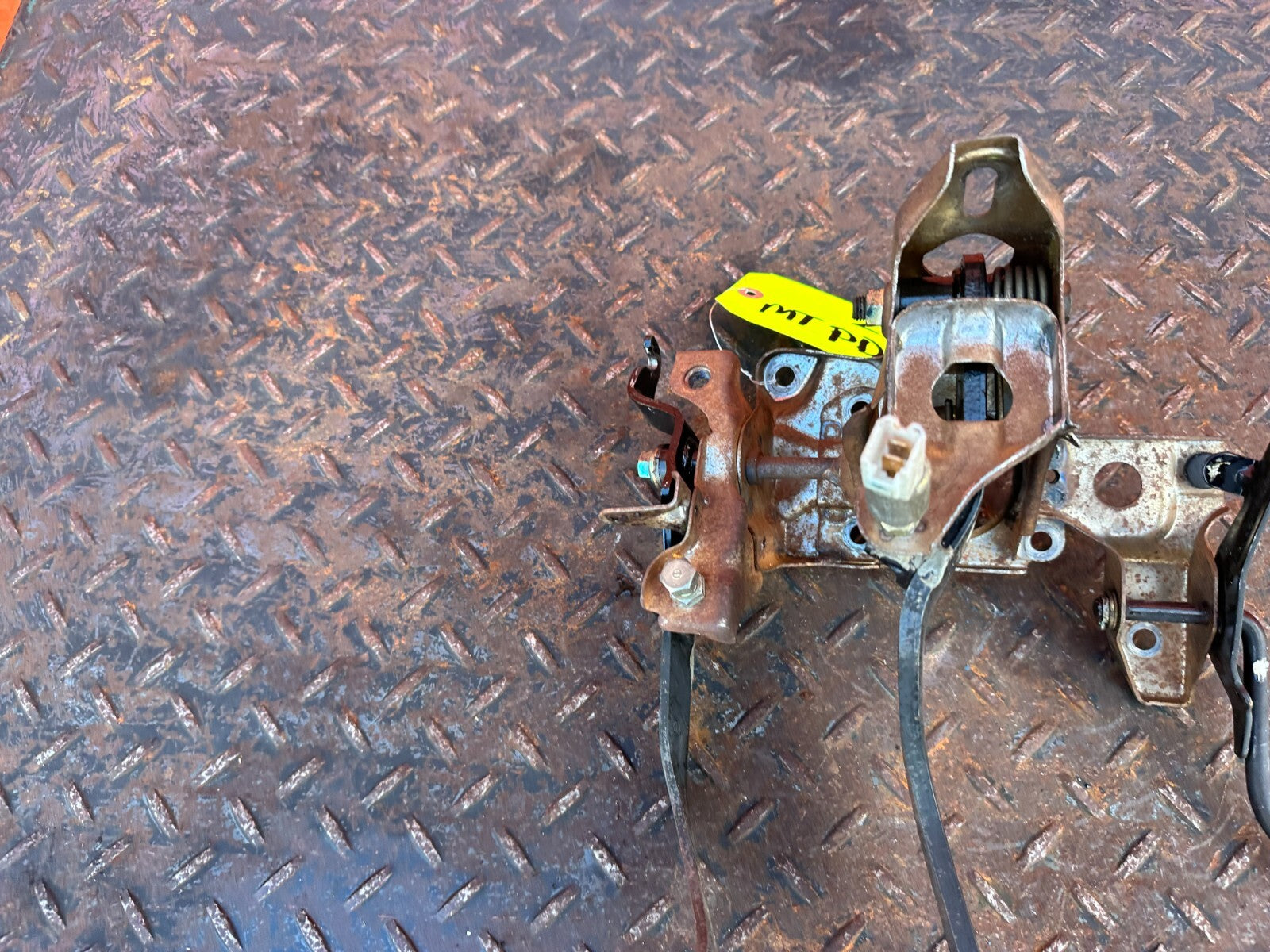 88 91 HONDA CRX   5 SPEED MANUAL PEDALS GAS BRAKE CLUTCH   OEM FACTORY #2776