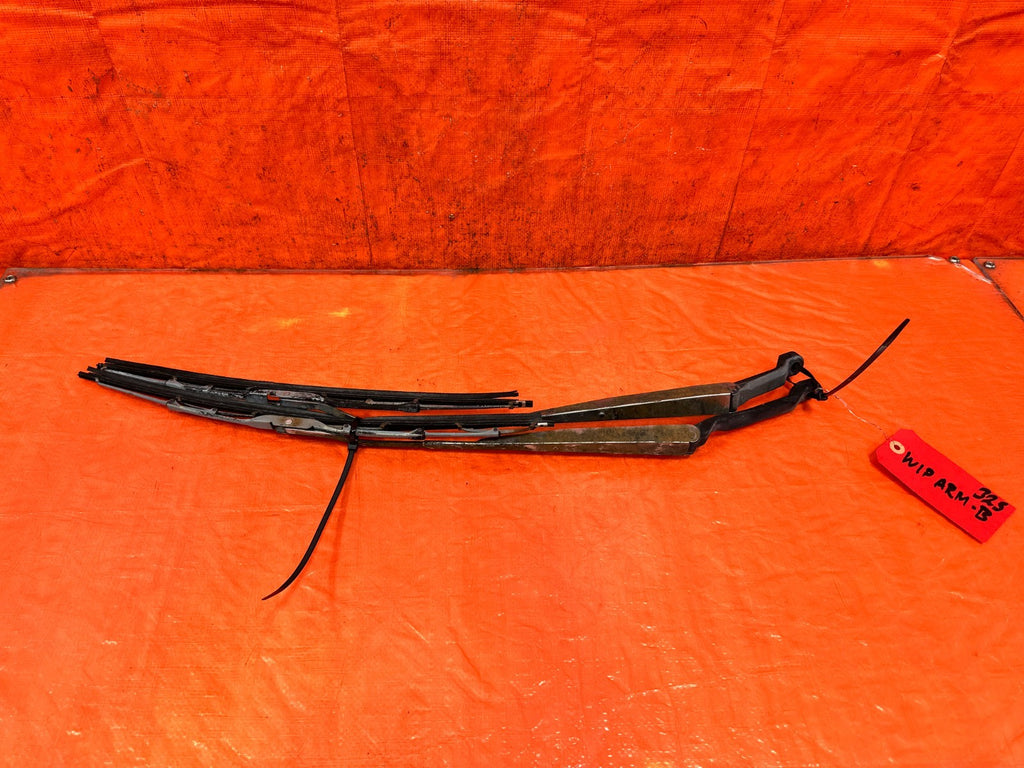 90 91 HONDA CIVIC HATCHBACK   LEFT & RIGHT WINDSHIELD WIPER ARMS   OEM 3250