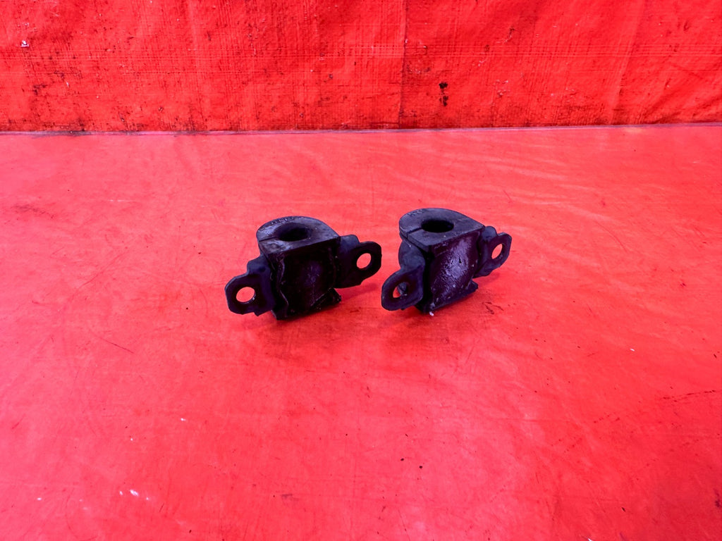 04 08 ACURA TSX   LEFT & RIGHT REAR SWAY BAR BRACKETS & BUSHINGS   OEM #3042