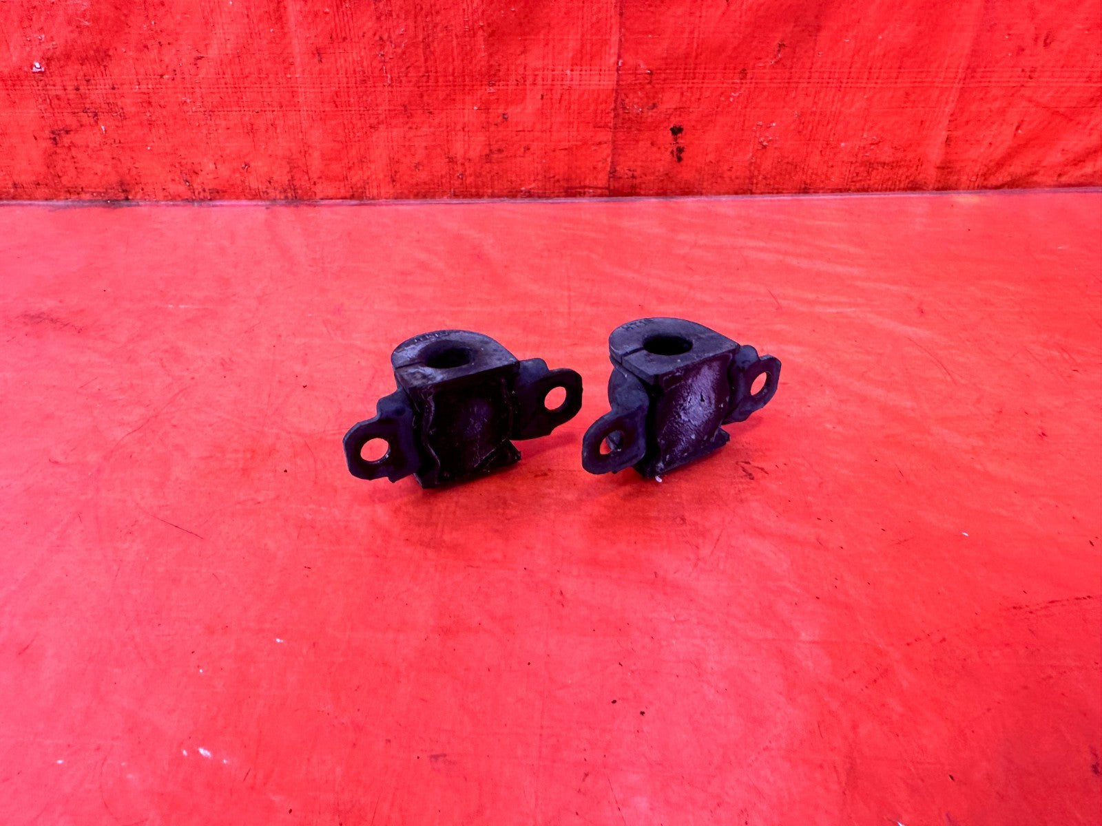 04 08 ACURA TSX   LEFT & RIGHT REAR SWAY BAR BRACKETS & BUSHINGS   OEM #3042