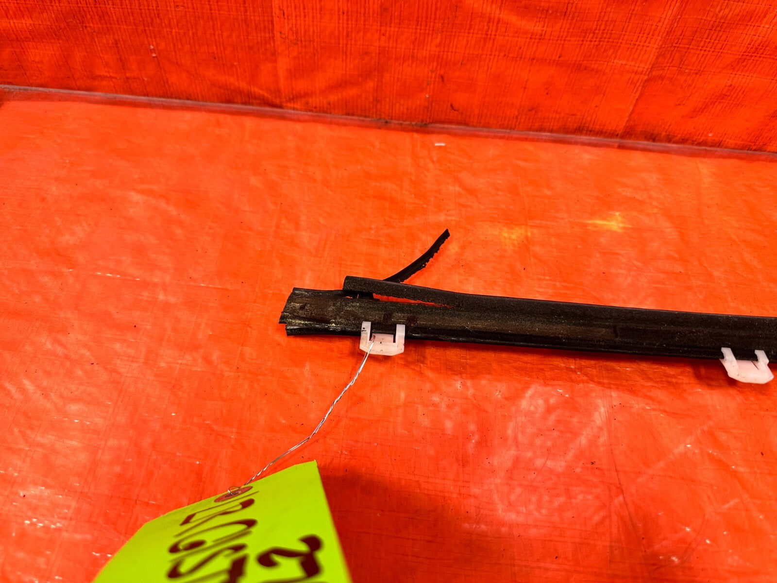 09 14 ACURA TSX   LEFT REAR EXTERIOR WINDOW GLASS TRIM BELT MOLDING   OEM #2798
