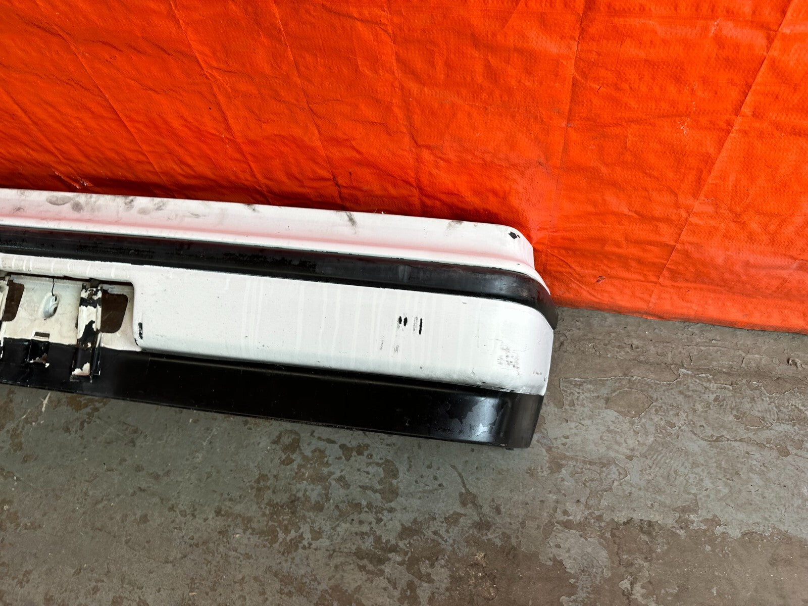 88 89 HONDA CRX   REAR BUMPER COVER   WHITE COLOR   OEM FACTORY #2434