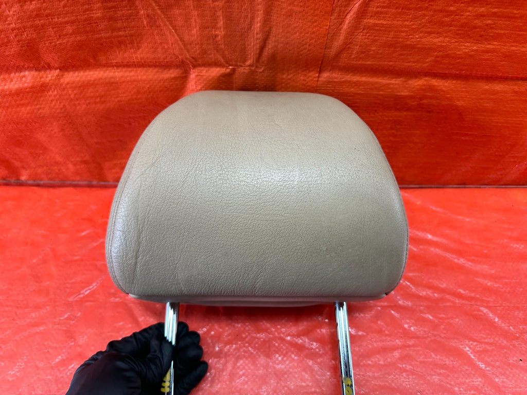 04 08 ACURA TSX   LEFT OR RIGHT FRONT SEAT   HEAD REST   IVORY COLOR   OEM #2057