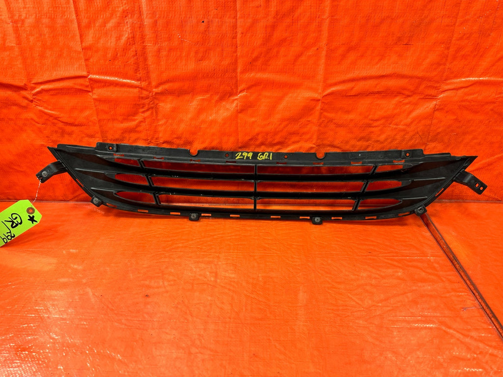 13 16 HYUNDAI GENESIS COUPE   LOWER FRONT BUMPER GRILLE INSERT TRIM PLASTIC OEM7