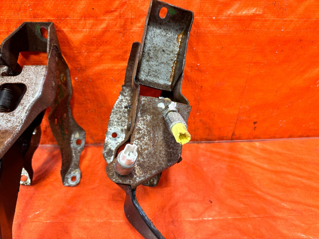 02 05 HONDA CIVIC SI EP3 HATC   MANUAL PEDALS   BRAKE CLUTCH   OEM #3063