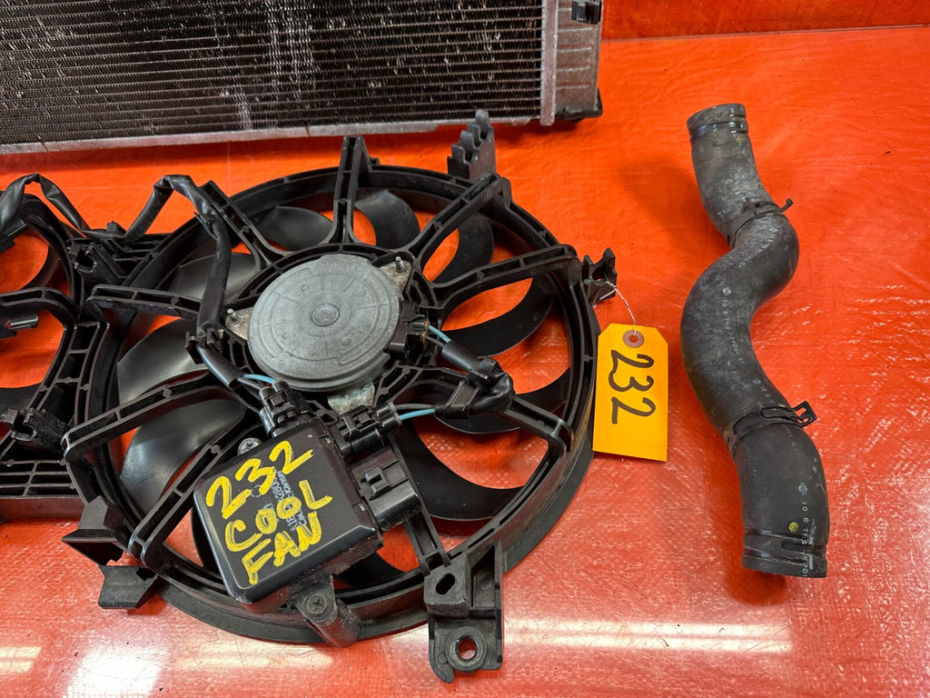08 15 INFINITI G37 Q60   6 SPEED MANUAL RADIATOR W/ FANS & HOSES   OEM #2322