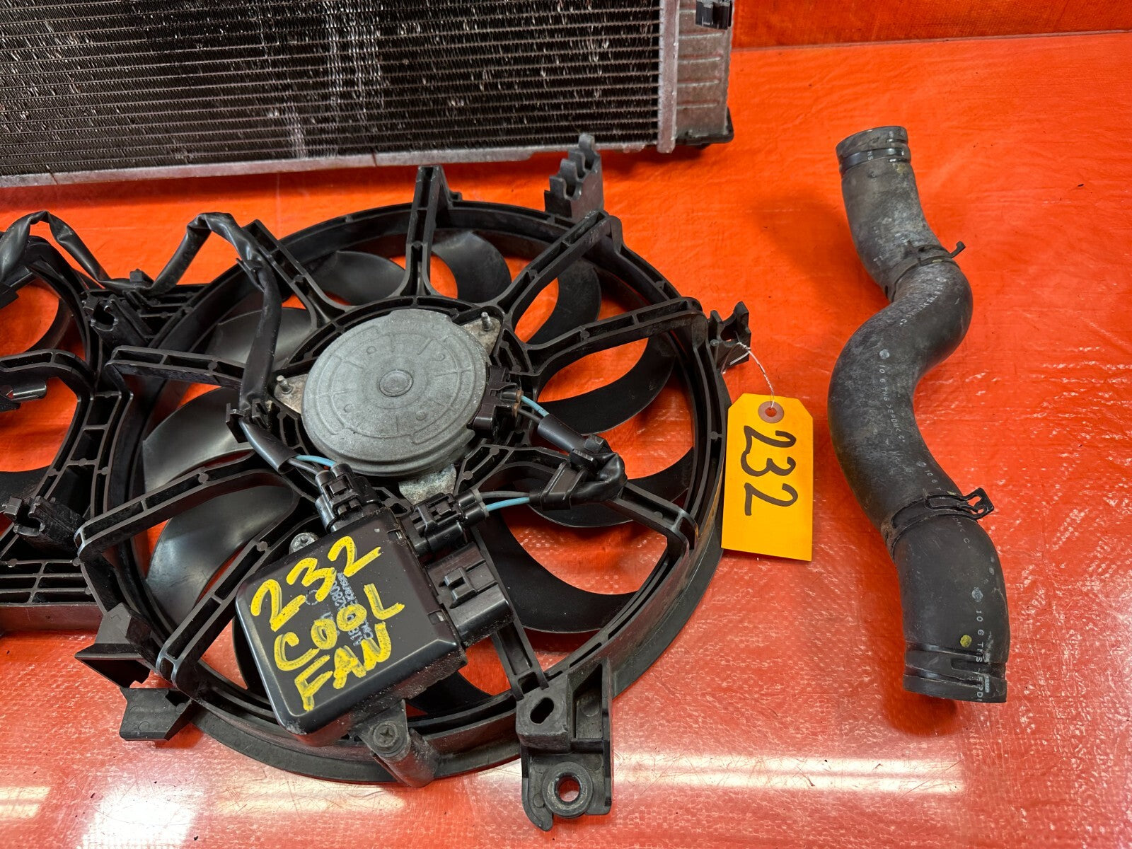 08 15 INFINITI G37 Q60   6 SPEED MANUAL RADIATOR W/ FANS & HOSES   OEM #2322