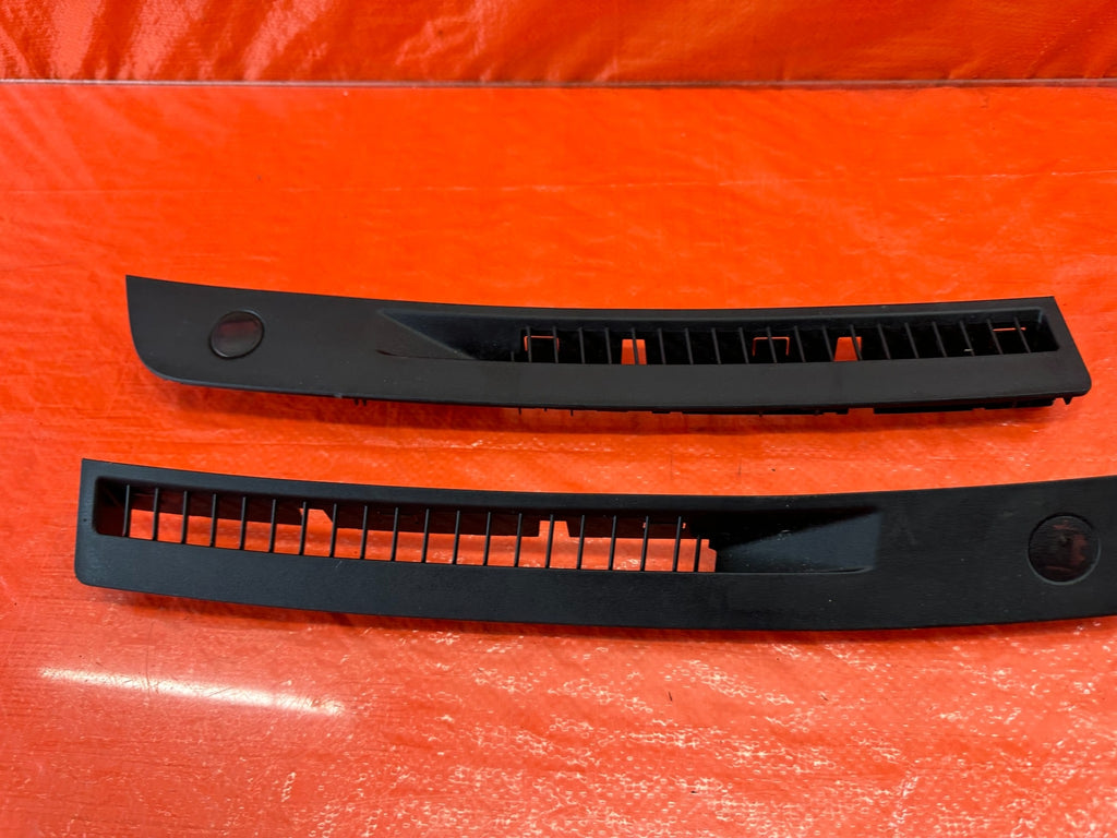 08 15 INFINITI G37 & Q60 2D COUPE   DASHBOARD DASH BOARD DEFROSTER GRILLE LH RH6