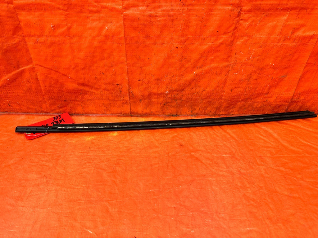04 11 MAZDA RX8 RX 8   DRIVER LEFT EXTERIOR WINDOW GLASS TRIM   OEM FACTORY #3035