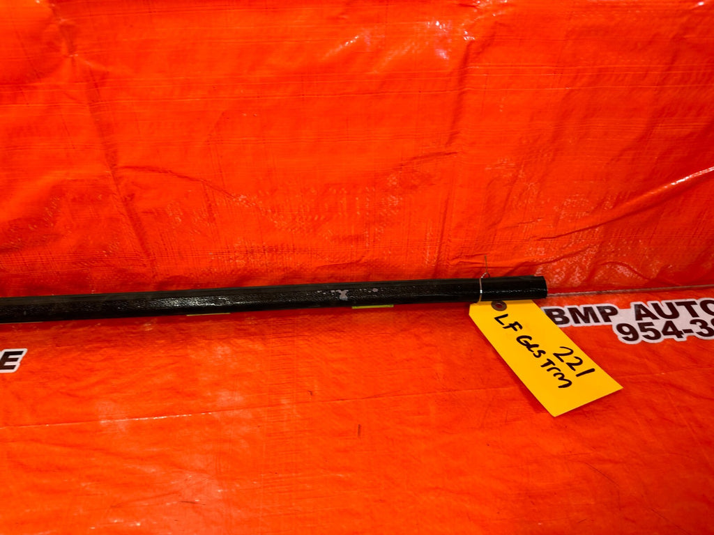 96 00 HONDA CIVIC COUPE HATCH EXTERIOR DOOR WINDOW GLASS TRIM LEFT SIDE OEM 2212