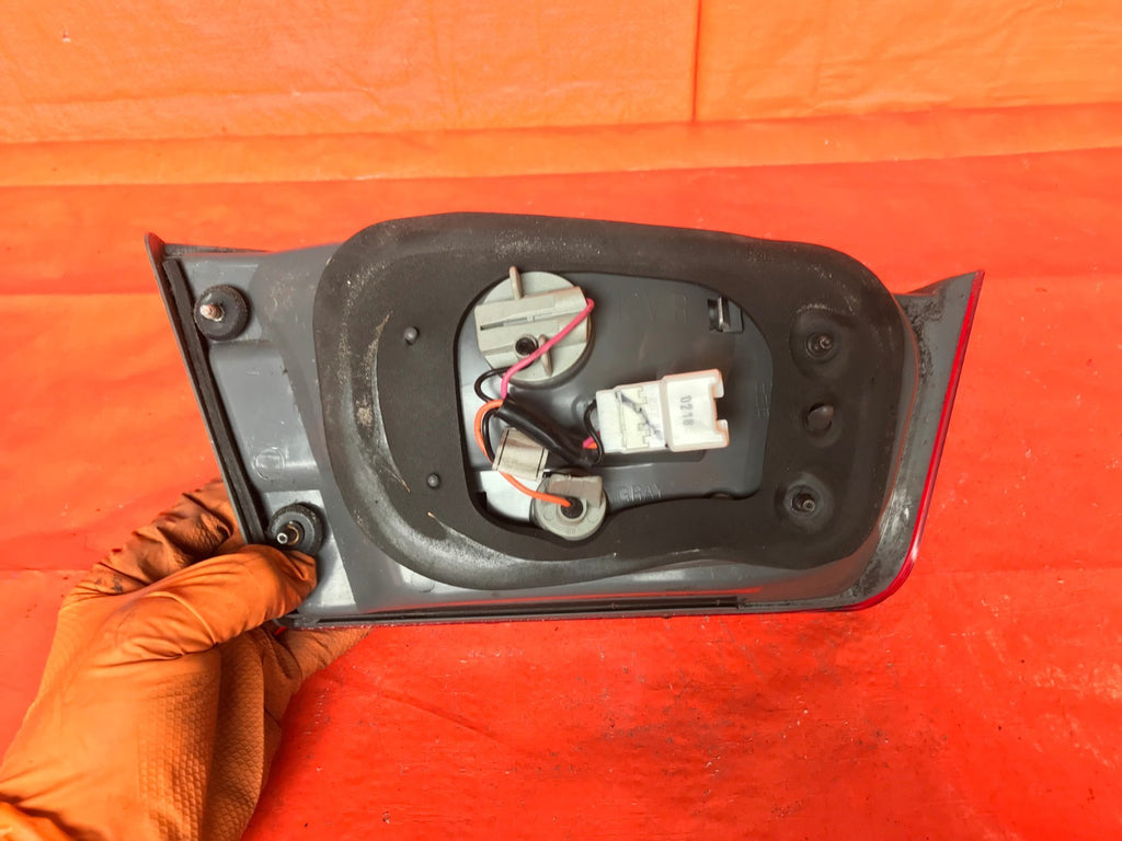 OEM 2006 2007 2008 HYUNDAI SONATA PASSENGER RIGHT INNER TRUNK TAIL LIGHT 06 075