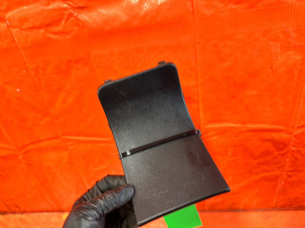 90 91 HONDA CIVIC HATCHBACK   DRIVER LEFT TAIL LIGHT TRIM GARNISH FILLER PANEL2