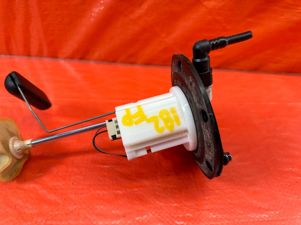 15 21 SUBARU WRX & STI   GASOLINE GAS FUEL LEVER SENSOR METER UNIT   OEM #1825