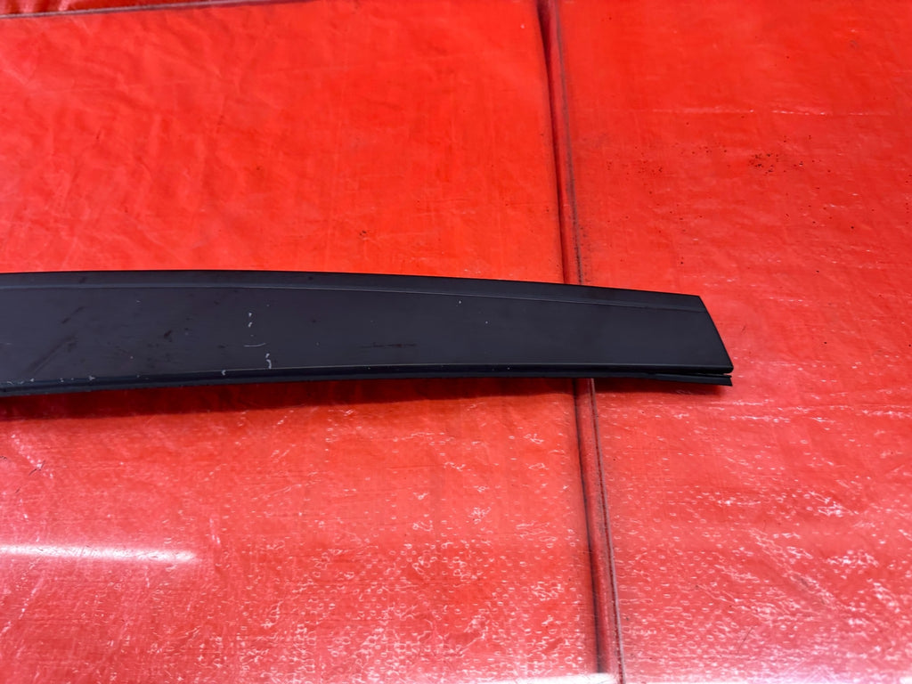 95 98 HONDA ODYSSEY   DRIVER LEFT FRONT DOOR SASH TRIM   OEM FACTORY #1935