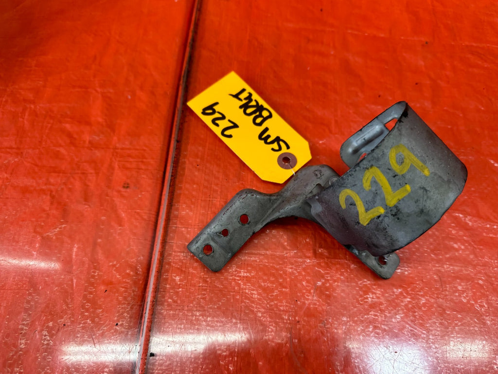 94 97 ACURA INTEGRA RIGHT FRONT BUMPER CORNER LIGHT LAMP BRACKET OEM #2291