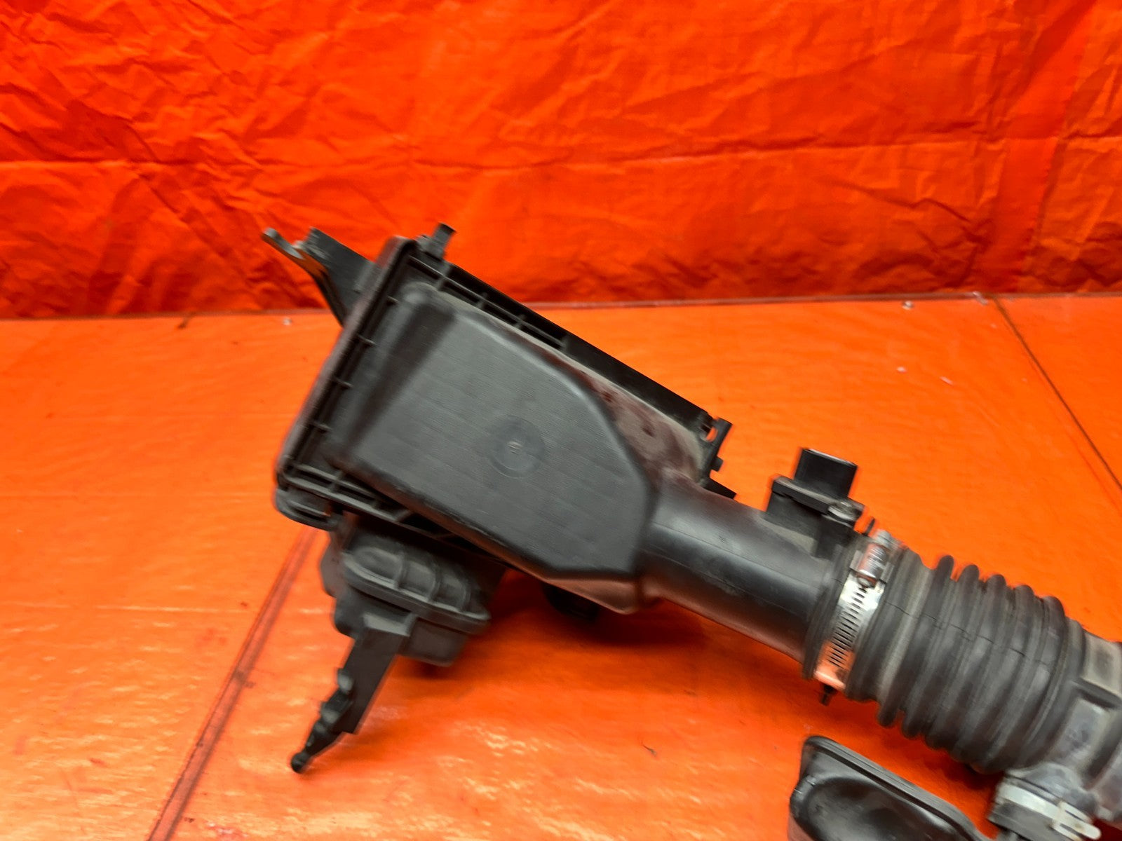 14-15 INFINITI Q50 4D 3.7L VQ37VHR LEFT DRIVER AIR INTAKE BOX TUBE ASSY OEM #Q508
