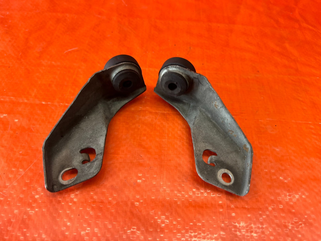 04 08 ACURA TL   CONDENSER MOUNTING BRACKET SET   LEFT & RIGHT   OEM FACTORY 1375