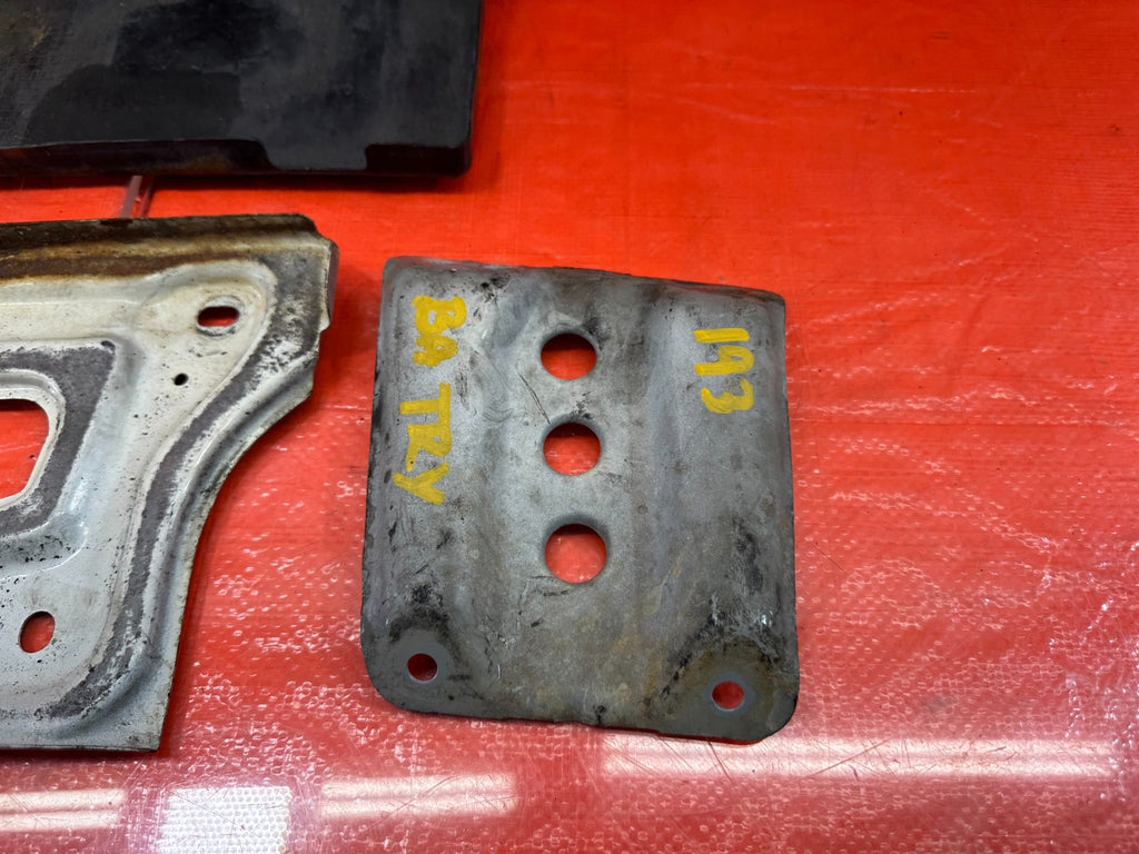 95 98 HONDA ODYSSEY   BATTERY MOUNTING TRAY BRACKET W/ SHIELD TRAY   OEM #1934