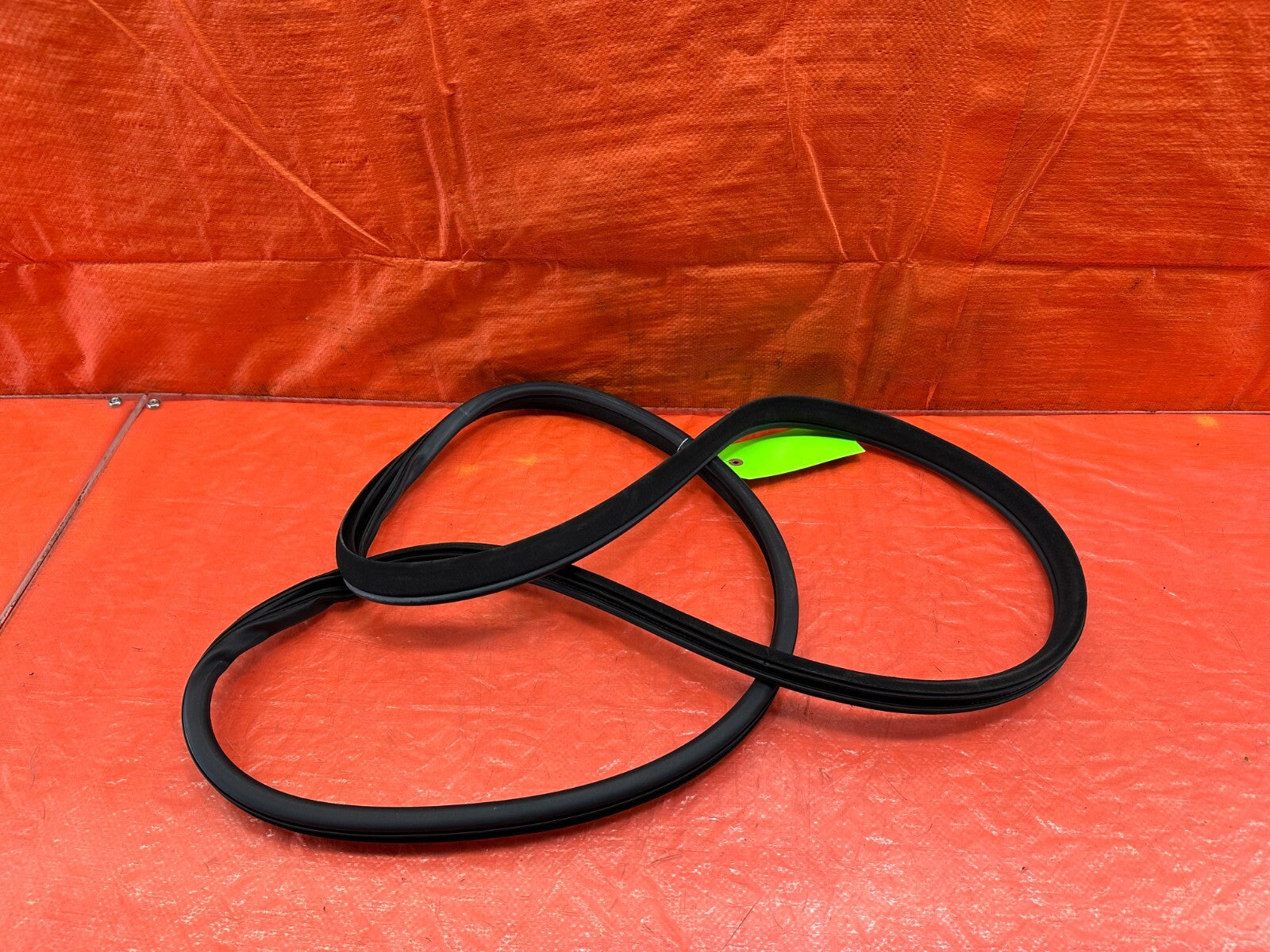 09 14 ACURA TSX   PASSENGER RIGHT REAR DOOR TO CHASSIS OPEN TRIM SEAL OEM 2335