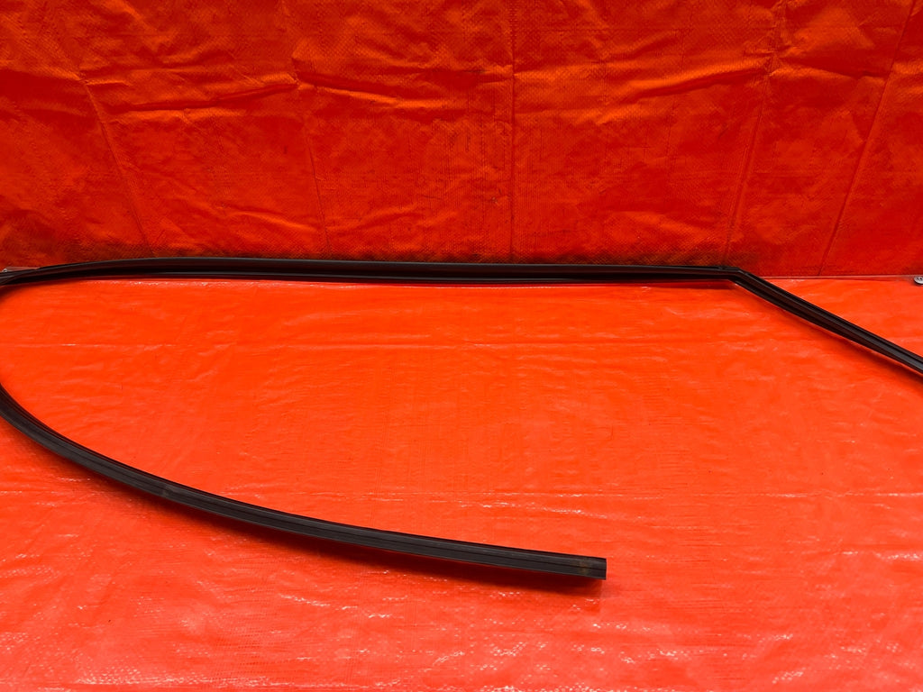 09 14 ACURA TSX   DRIVER LEFT FRONT WINDOW GLASS RUN CHANNEL   OEM FACTORY #23310