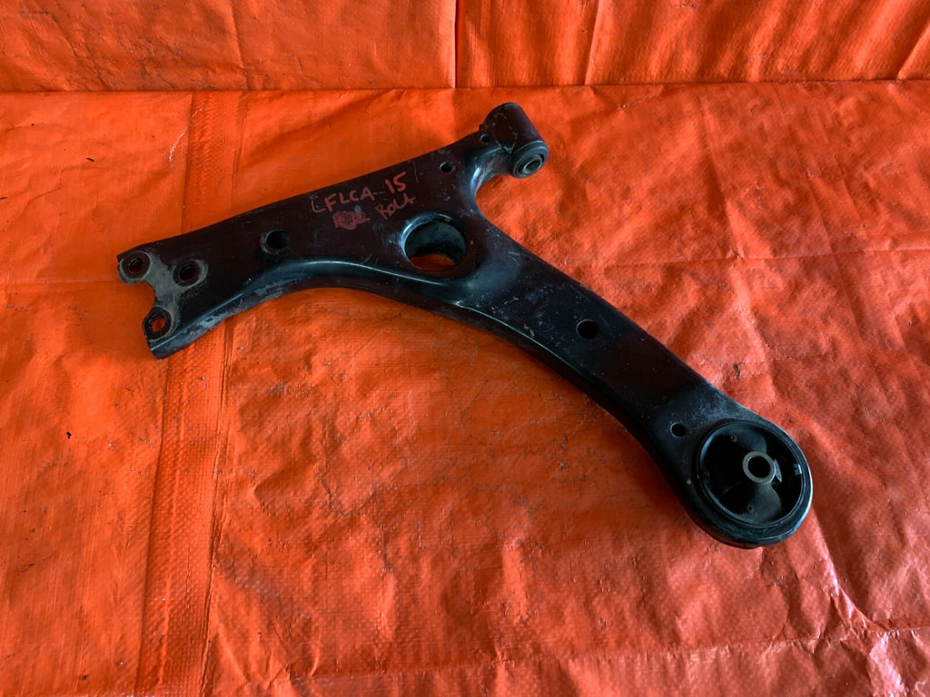 14 16 TOYOTA COROLLA LE   PASSENGER RIGHT FRONT LOWER CONTROL ARM OEM FACTORY OE0