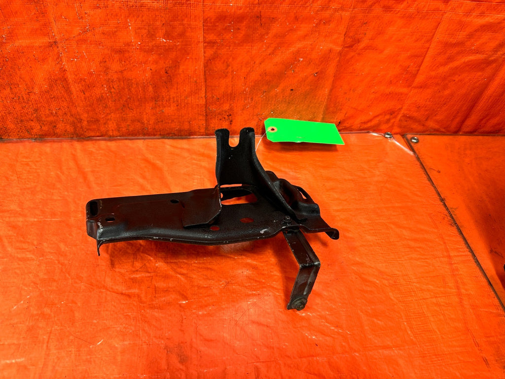 90 91 HONDA CIVIC HATCHBACK   BATTERY MOUNTING TRAY BRACKET   OEM 3175