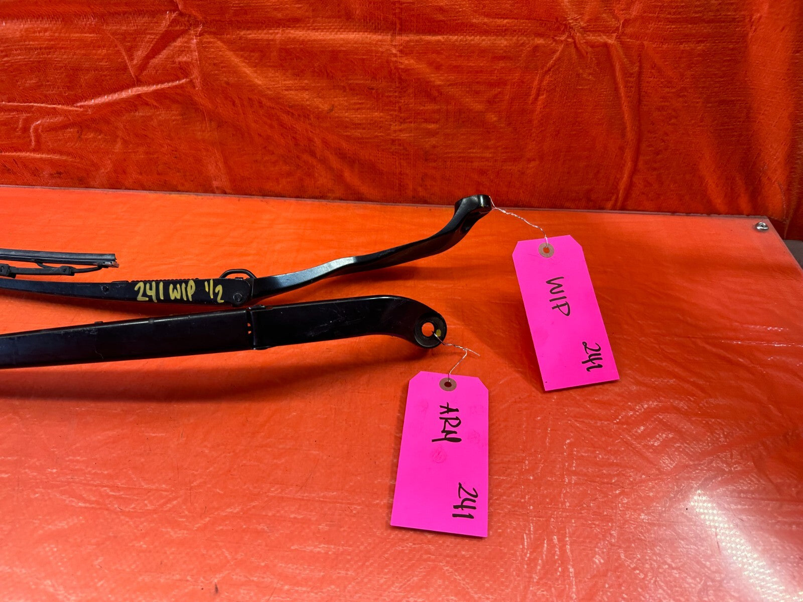 13 17 HONDA ACCORD SEDAN   LEFT & RIGHT WINDSHIELD WIPER ARMS   OEM #2411