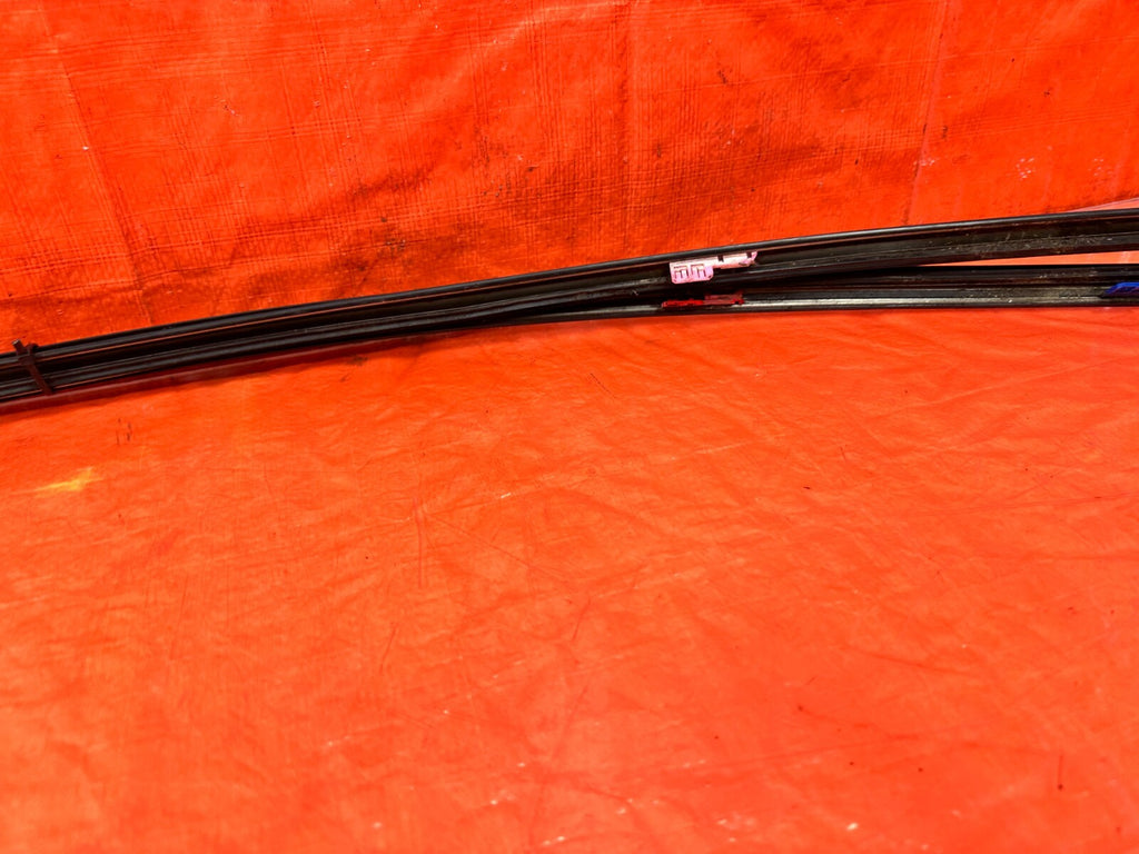 04 05 ACURA TSX   ROOF TRIM WEATHER STRIP SET LEFT & RIGHT DRIP RETAINER OEM 29112