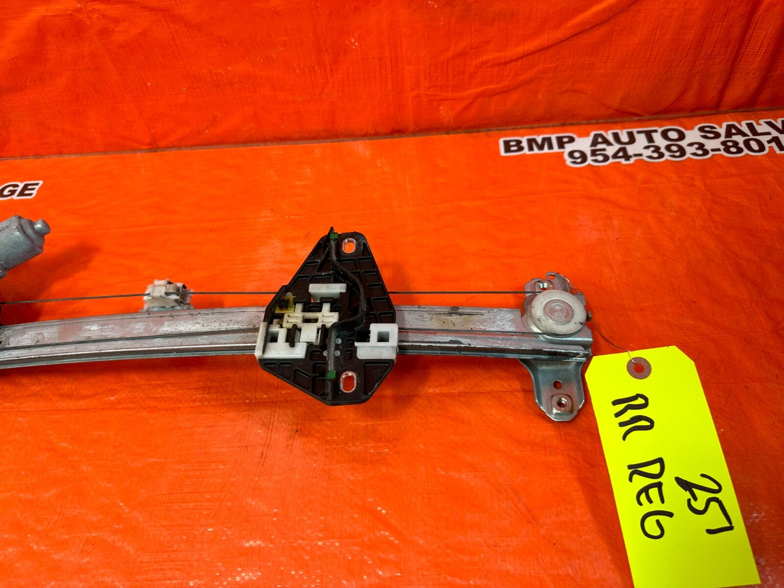 08 12 HONDA ACCORD SEDAN RIGHT REAR    WINDOW REGULATOR W/ MOTOR   OEM #2512