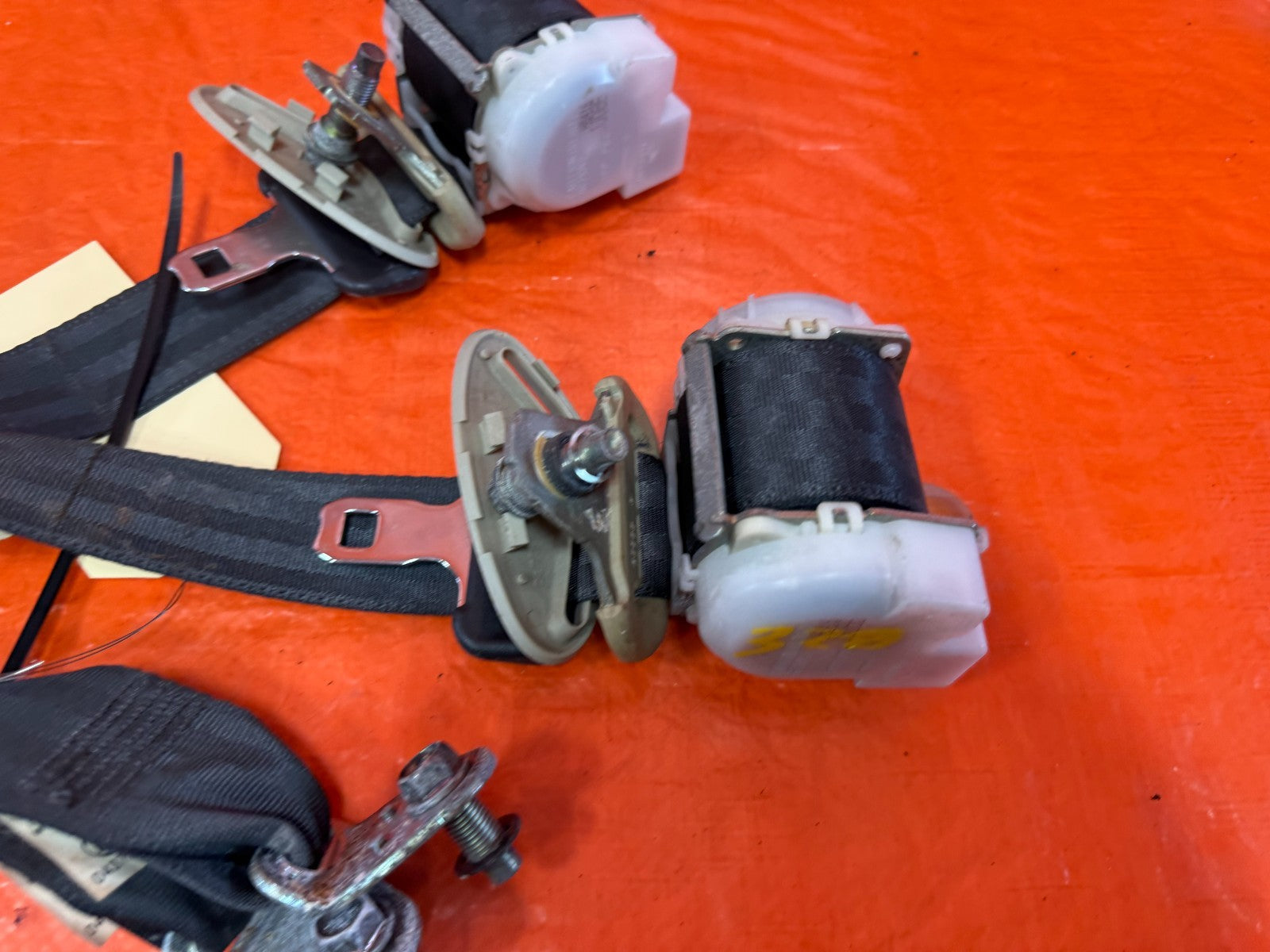 08 15 INFINITI G37 & Q60    2D COUPE   LEFT & RIGHT REAR SEAT BELTS   OEM #3282